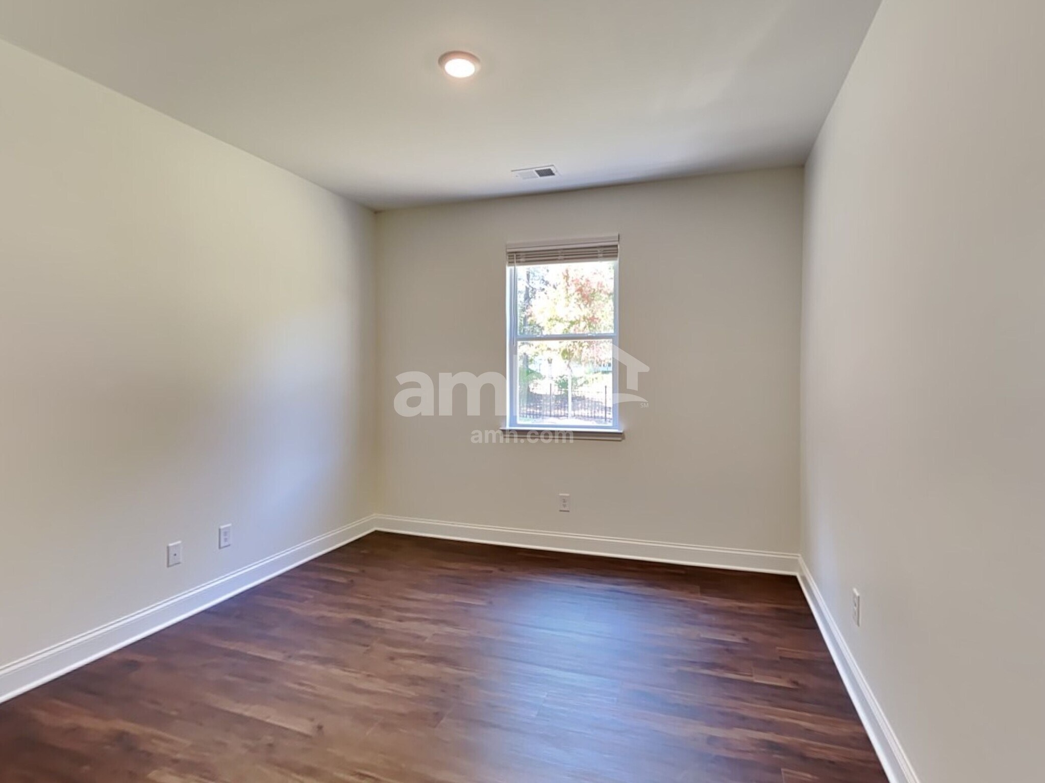 Building Photo - 639 Carnaby Ln