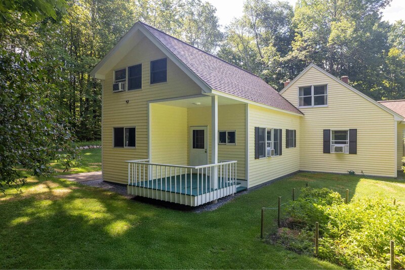 Primary Photo - 200 Applewood Ln
