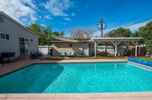 Building Photo - 17827 Burbank Blvd