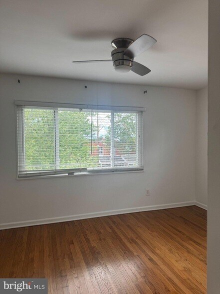 Building Photo - 5296 Chillum Pl NE