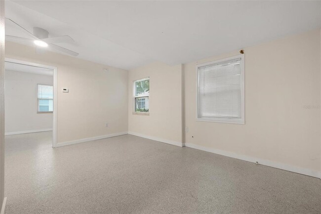 Building Photo - 308 Ohio Pl