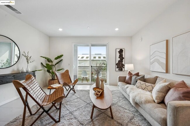 Building Photo - Modern 2+ Bedroom, 2++ Bathroom Living in ...