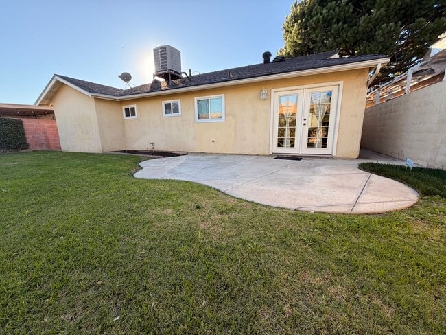 Building Photo - Remodeled 3 Bedroom Lakewood House For Rent-Ready For Move-in ASAP!
