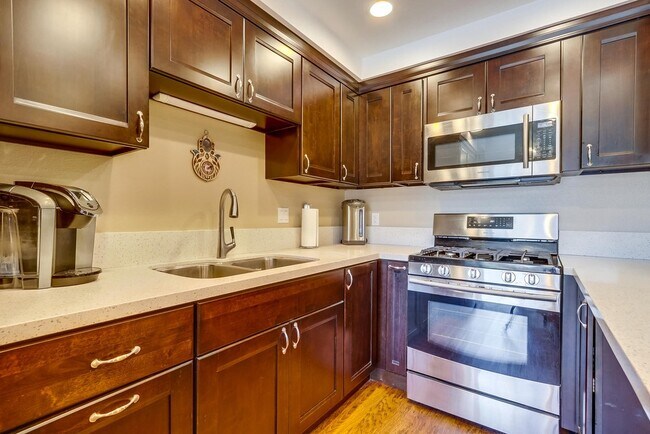 Building Photo - 23821 Hillhurst Dr