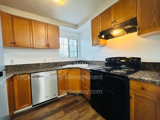 Building Photo - 7445 Auburn Oaks Ct