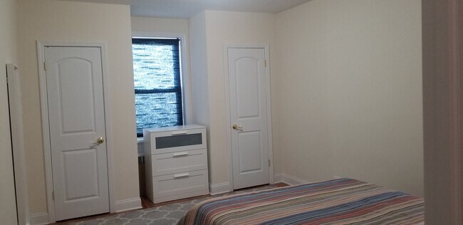 Building Photo - 10537 64th Ave