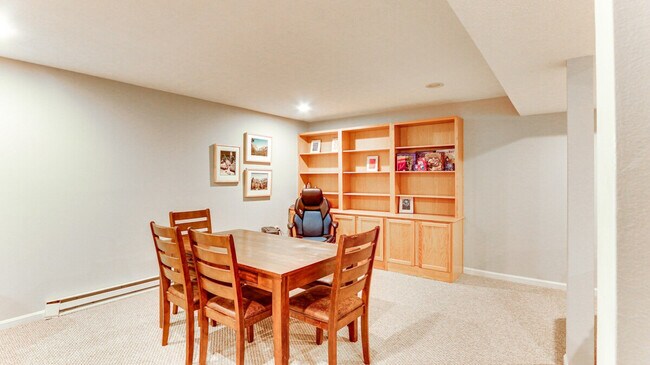 Building Photo - 443 Arrowhead Rd