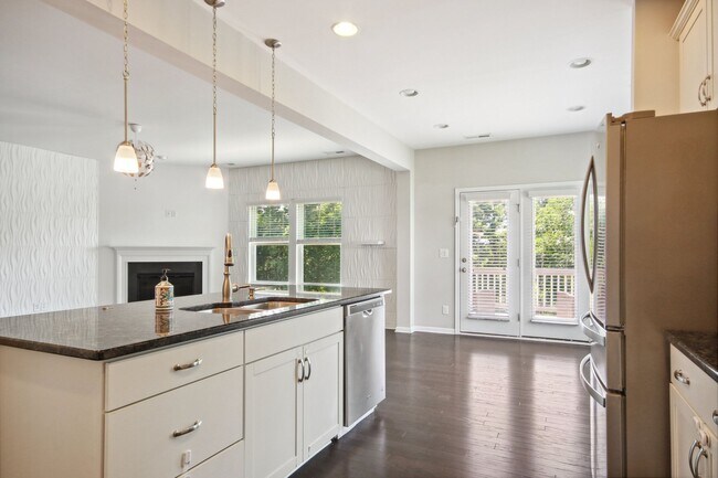 Building Photo - 2169 Grist Mill Dr SW