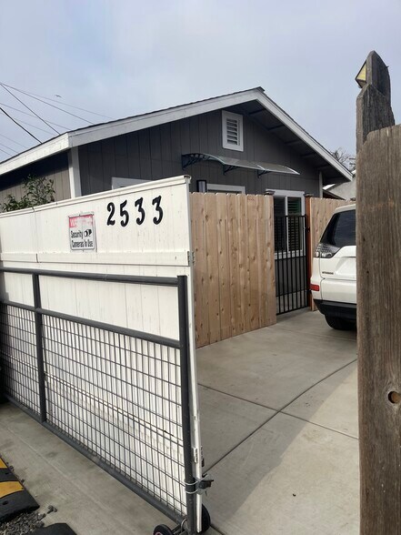 Building Photo - 2529 Crommelin Ave