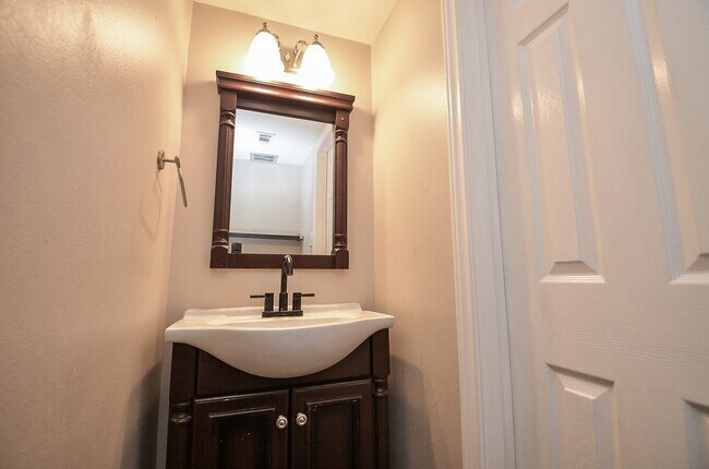 Building Photo - 13074 Trail Hollow Dr