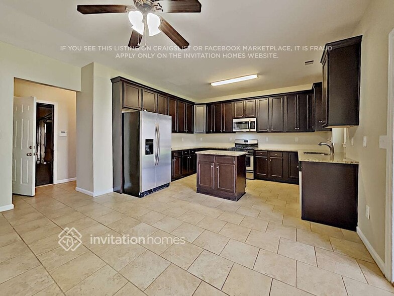Building Photo - 515 Weatherstone Ct