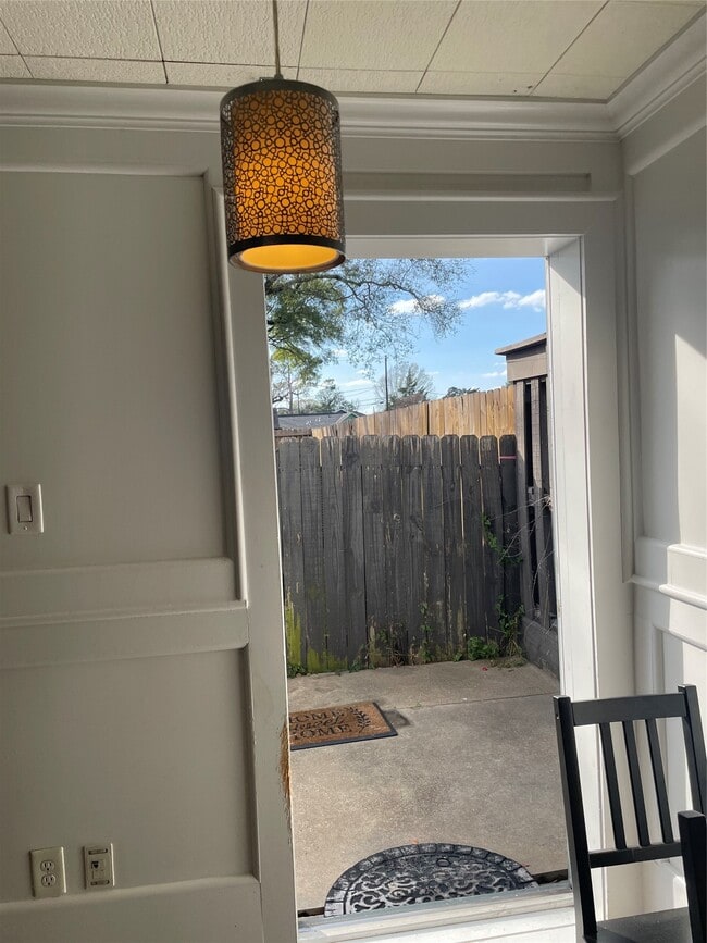 Building Photo - 434 Lenard St