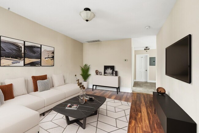 Building Photo - 168 Woodside Ave