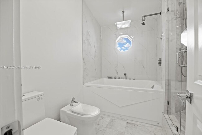 Building Photo - 20936 NE 37th Ave