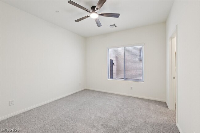 Building Photo - 10971 Meridian Flds Ave