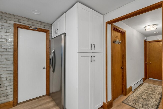 Building Photo - 6 Abbott Ln