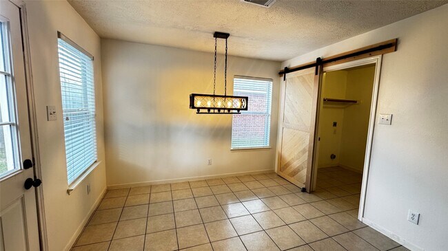 Building Photo - 5018 Woodland Meadows Ln