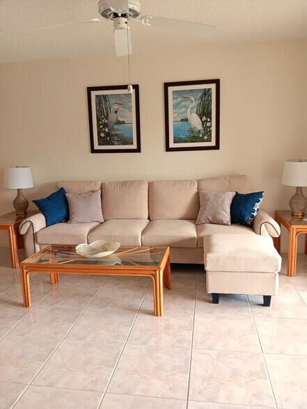 Building Photo - Lovely FURNISHED Condo in Rock Dove Community
