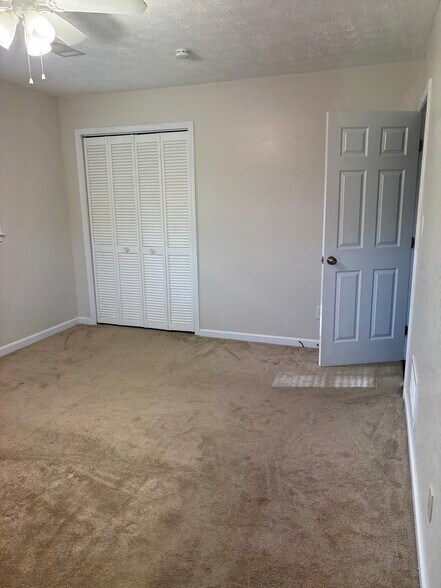 Building Photo - 169 Fleetwood Way