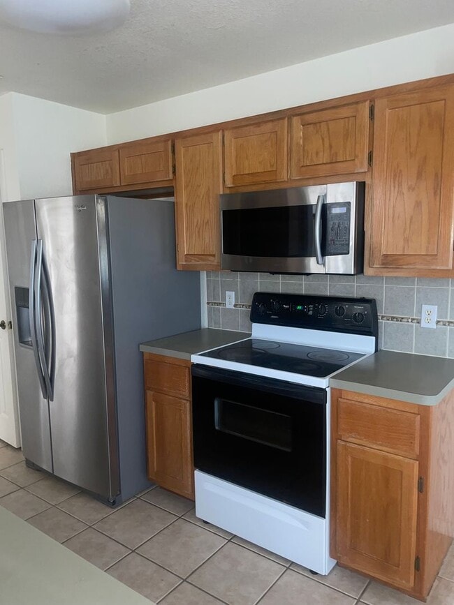 Building Photo - Super Cute Corner Lot House Ready to be called your HOME.