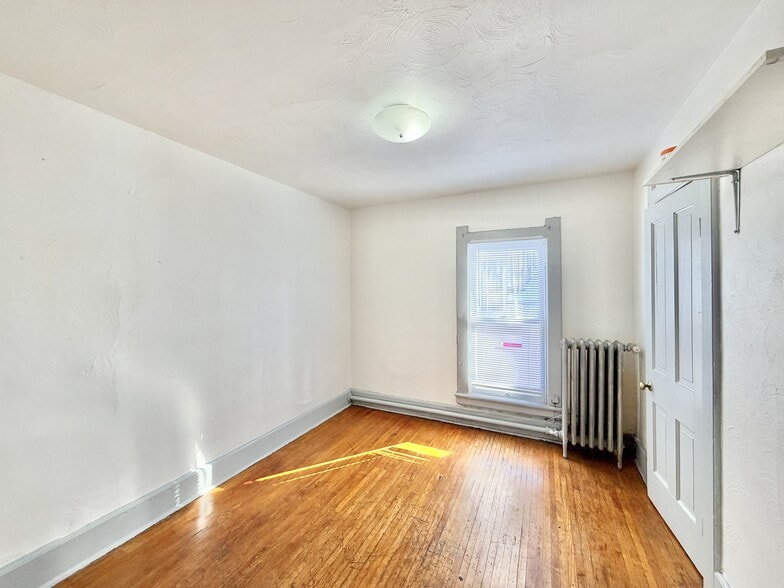 Building Photo - 603 S Jackson St