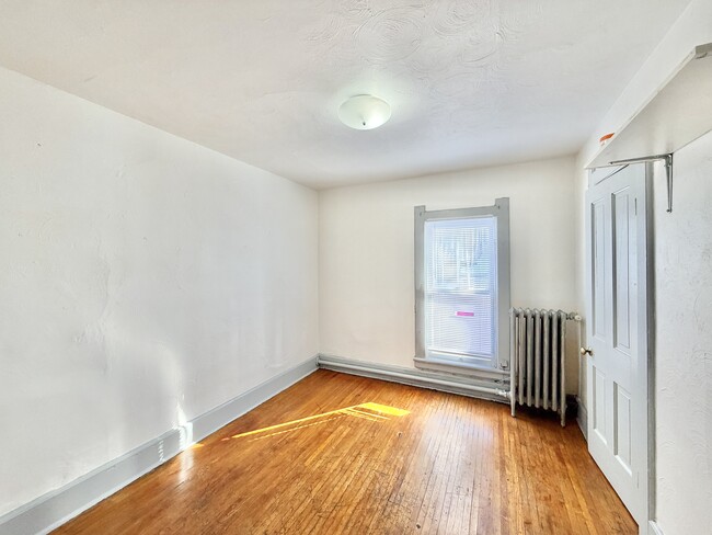 Building Photo - 603 S Jackson St