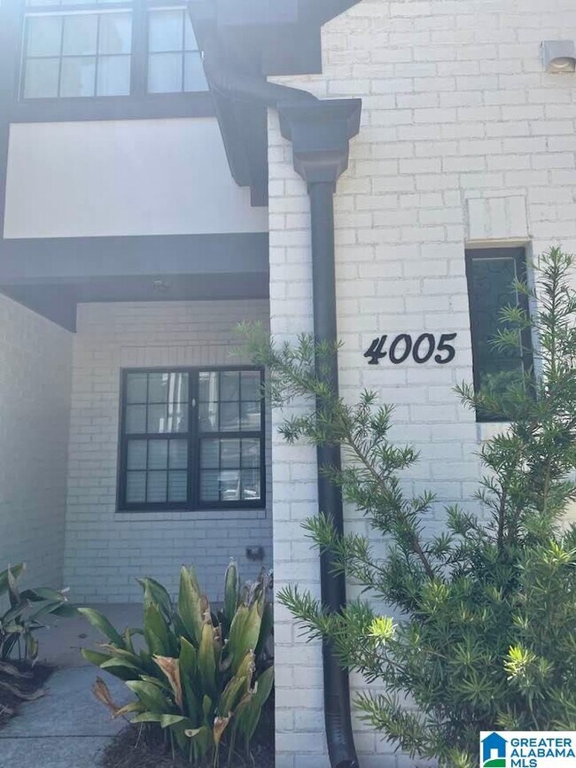 Building Photo - 4005 Lennox Rd