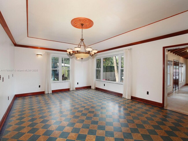 Building Photo - 339 NE 96th St