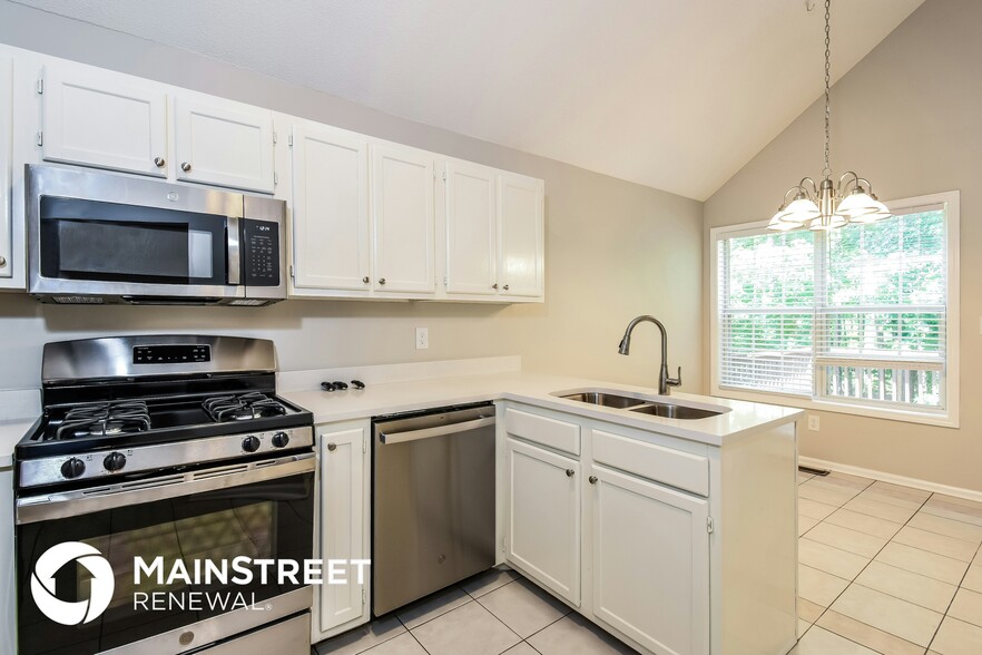 Building Photo - 136 Summer Creek Cove