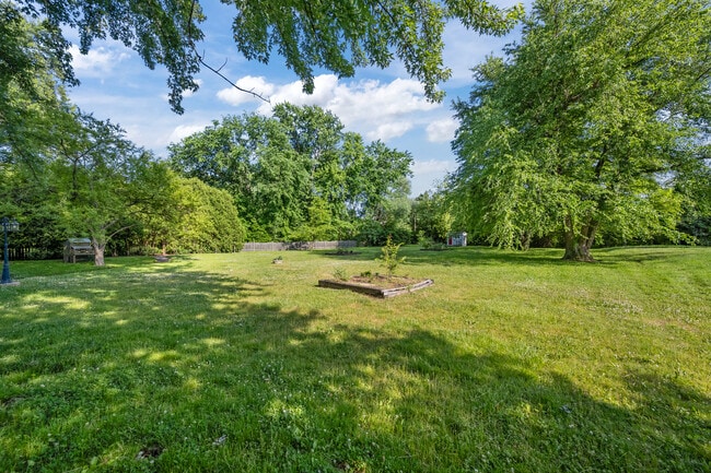 Building Photo - 1161 Winwood Dr