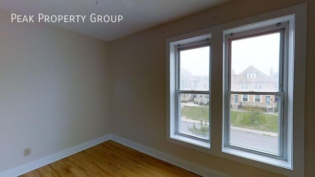 Building Photo - 1375 Indianola Ave