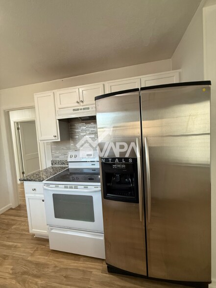 Building Photo - 247 Longview Dr