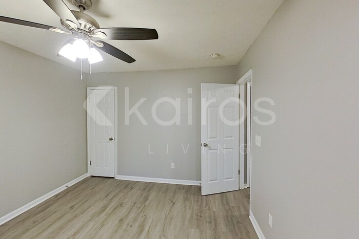 Building Photo - 8959 Ashwood Dr