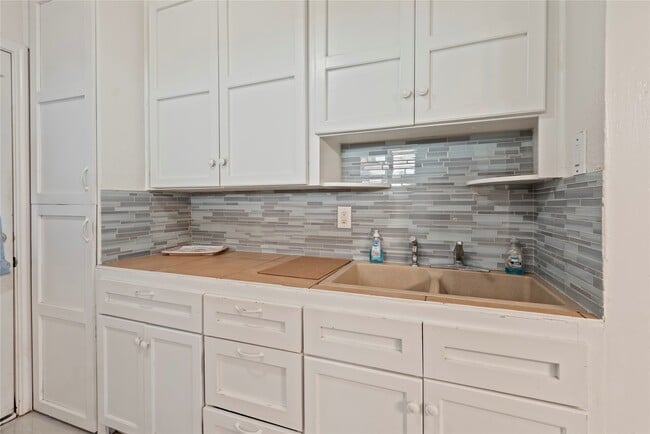 Building Photo - 1310 Harris Way