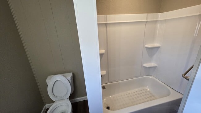 Building Photo - Totally Renovated, Private Cottage Now For Rent