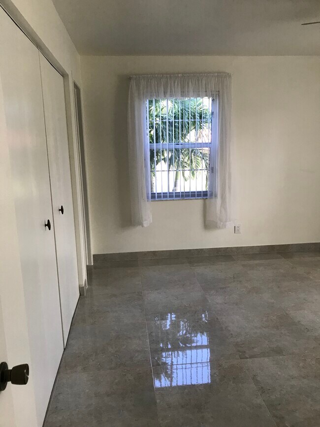 Building Photo - 11701 SW 108th Ln