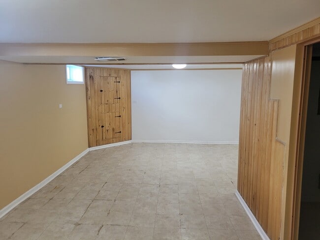 Building Photo - 2382 S Scott St