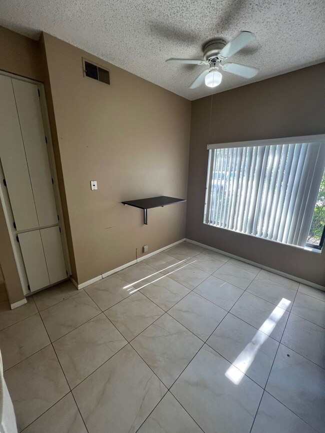 Building Photo - Cypress Trace Condo