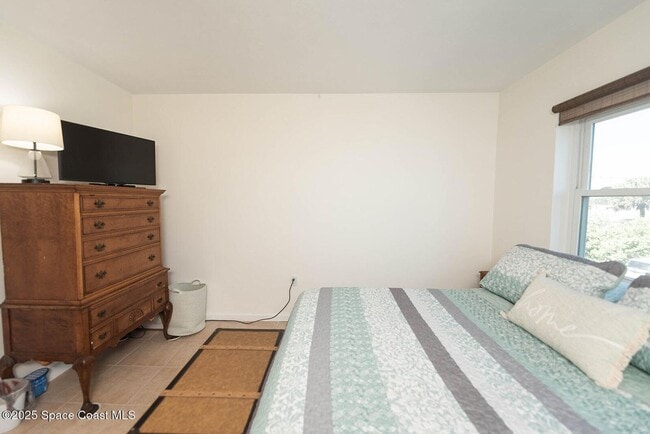 Building Photo - Furnished and Available April 6th 2026