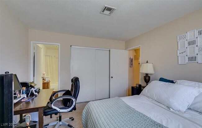 Building Photo - 6932 Kilgore Dr