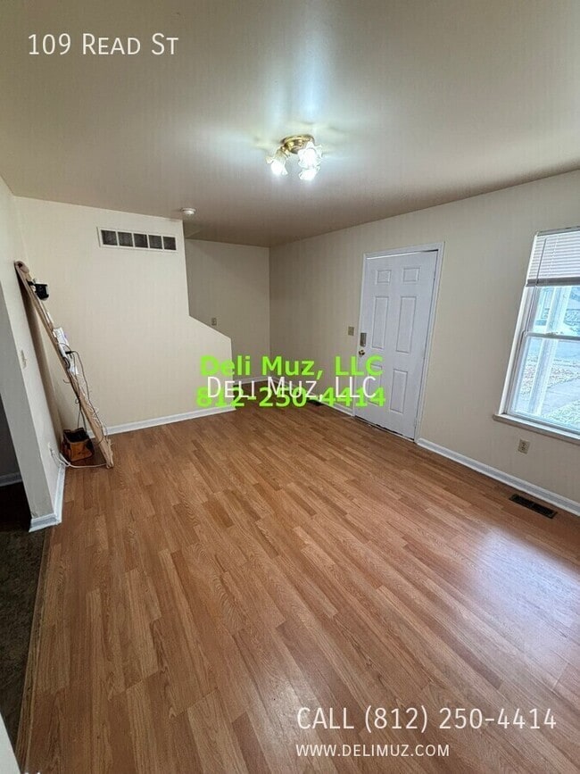 Building Photo - 109 Read St