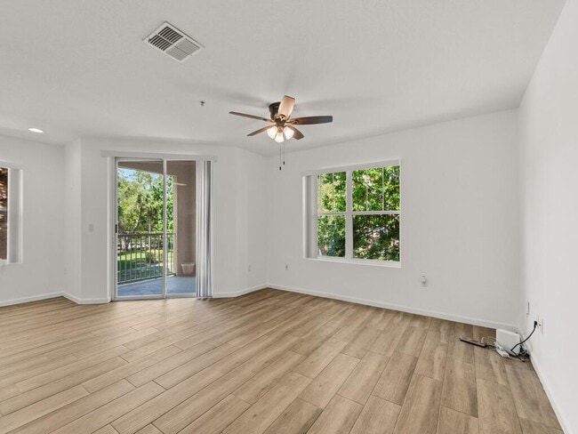 Building Photo - 5020 Fairways Cir