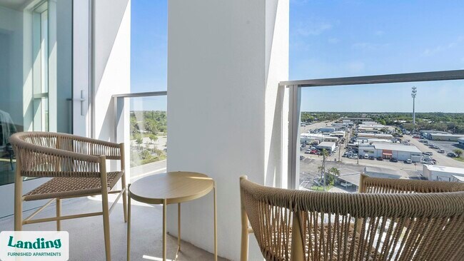 Building Photo - 1950 Mayfair St