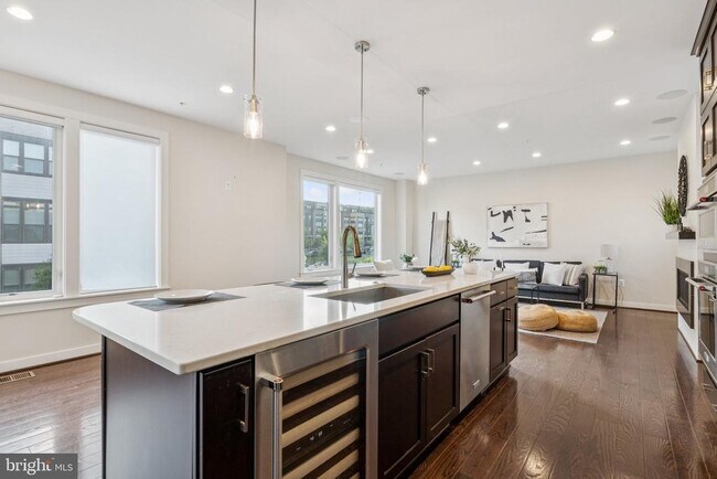 Building Photo - 8091 Red Hook St