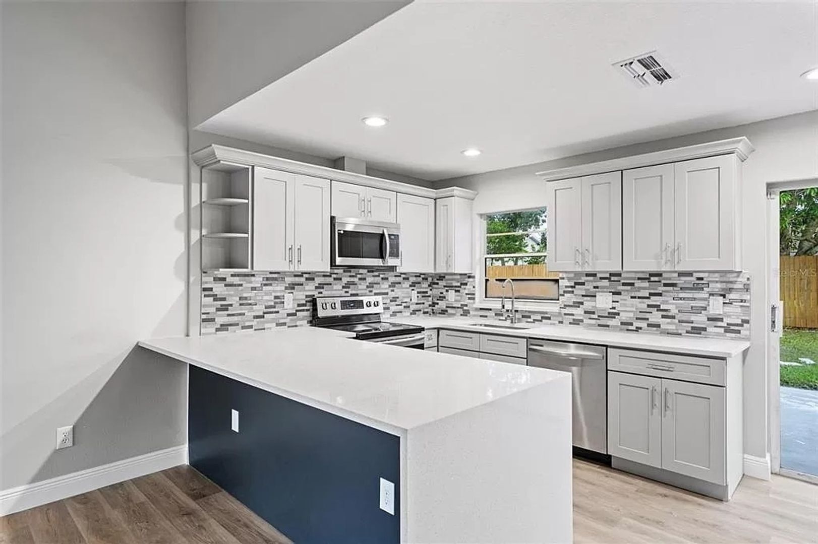 Building Photo - 163 Mante Dr