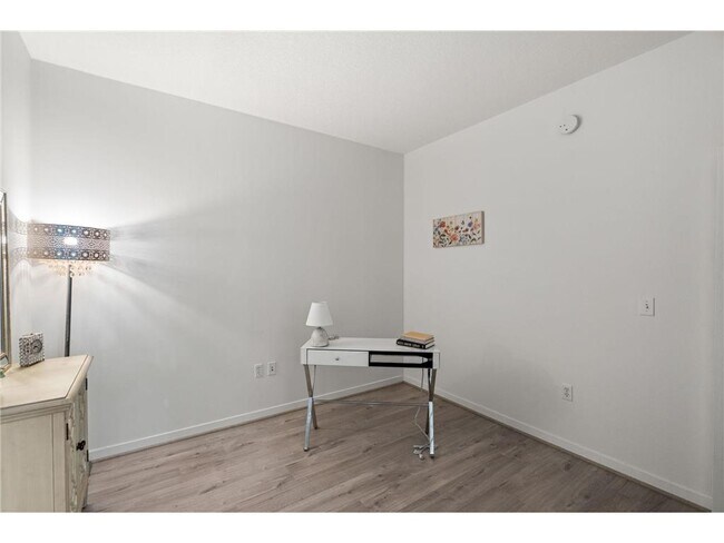 Building Photo - 929 Portland Ave