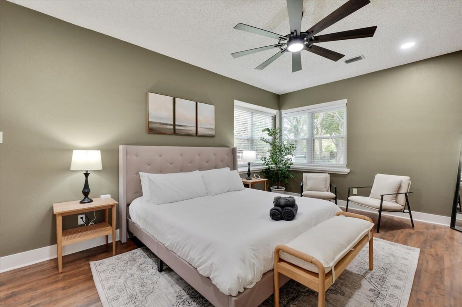 Building Photo - 2200 Glenbrook St