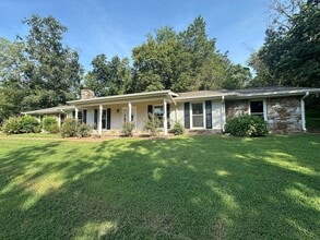 Building Photo - 5159 Saundersville Rd