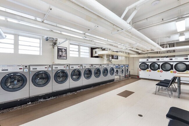 Building Photo - 201 St Pauls Ave