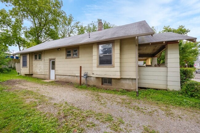 Building Photo - 201 Koch Ave